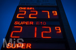 12.09.2026,  Bad Wörishofen in Bayern, Spritpreisanzeige an einer Freien V-Markt-Tankstelle in Bad Wörishofen (Unterallgäu), der Diesel kostet 2,27 Euro. Super-Benzin E10 2,12 Euro pro Liter. Super 2,18 EURO.     