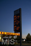 12.09.2026,  Bad Wörishofen in Bayern, Spritpreisanzeige an einer Freien V-Markt-Tankstelle in Bad Wörishofen (Unterallgäu), der Diesel kostet 2,27 Euro. Super-Benzin E10 2,12 Euro pro Liter. Super 2,18 EURO.     