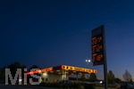 12.09.2026,  Bad Wörishofen in Bayern, Spritpreisanzeige an einer Freien V-Markt-Tankstelle in Bad Wörishofen (Unterallgäu), der Diesel kostet 2,27 Euro. Super-Benzin E10 2,12 Euro pro Liter. Super 2,18 EURO.     
