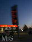 12.09.2026,  Bad Wörishofen in Bayern, Spritpreisanzeige an einer Freien V-Markt-Tankstelle in Bad Wörishofen (Unterallgäu), der Diesel kostet 2,27 Euro. Super-Benzin E10 2,12 Euro pro Liter. Super 2,18 EURO.     