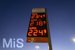14.09.2026,  Bad Wörishofen in Bayern, Spritpreisanzeige an einer Freien V-Markt-Tankstelle in Bad Wörishofen (Unterallgäu), der Diesel kostet 2,34 Euro. Super-Benzin E10 2,18 Euro pro Liter. Super 2,24 EURO.       