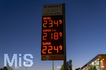 14.09.2026,  Bad Wörishofen in Bayern, Spritpreisanzeige an einer Freien V-Markt-Tankstelle in Bad Wörishofen (Unterallgäu), der Diesel kostet 2,34 Euro. Super-Benzin E10 2,18 Euro pro Liter. Super 2,24 EURO.        