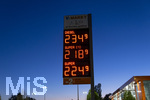 14.09.2026,  Bad Wörishofen in Bayern, Spritpreisanzeige an einer Freien V-Markt-Tankstelle in Bad Wörishofen (Unterallgäu), der Diesel kostet 2,34 Euro. Super-Benzin E10 2,18 Euro pro Liter. Super 2,24 EURO.        