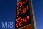 14.09.2026,  Bad Wörishofen in Bayern, Spritpreisanzeige an einer Freien V-Markt-Tankstelle in Bad Wörishofen (Unterallgäu), der Diesel kostet 2,34 Euro. Super-Benzin E10 2,18 Euro pro Liter. Super 2,24 EURO.        
