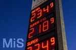 14.09.2026,  Bad Wörishofen in Bayern, Spritpreisanzeige an einer Freien V-Markt-Tankstelle in Bad Wörishofen (Unterallgäu), der Diesel kostet 2,34 Euro. Super-Benzin E10 2,18 Euro pro Liter. Super 2,24 EURO.        