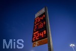 14.09.2026,  Bad Wörishofen in Bayern, Spritpreisanzeige an einer Freien V-Markt-Tankstelle in Bad Wörishofen (Unterallgäu), der Diesel kostet 2,34 Euro. Super-Benzin E10 2,18 Euro pro Liter. Super 2,24 EURO.        
