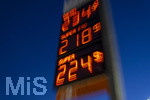 14.09.2026,  Bad Wörishofen in Bayern, Spritpreisanzeige an einer Freien V-Markt-Tankstelle in Bad Wörishofen (Unterallgäu), der Diesel kostet 2,34 Euro. Super-Benzin E10 2,18 Euro pro Liter. Super 2,24 EURO.        