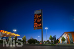 14.09.2026,  Bad Wörishofen in Bayern, Spritpreisanzeige an einer Freien V-Markt-Tankstelle in Bad Wörishofen (Unterallgäu), der Diesel kostet 2,34 Euro. Super-Benzin E10 2,18 Euro pro Liter. Super 2,24 EURO.        