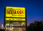 14.09.2026,  Bad Wörishofen in Bayern, Firmenschild weist auf einen Netto-Supermarkt hin. Mit Bäckerei. 