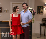 16.09.2026,  ARD-Telenovela STURM DER LIEBE, Fototermin zur 23.Staffel am Film-Set in München, bei Bavaria-Film in Geiselgasteig, in der Studio-Kulisse des fiktiven Hotels Fürstenhof. Die neue Staffel startet am 4.11.2026. v.li: Schauspielerin Pippa Fee Rupperti (Rolle Emilia Jakobi) und Schauspieler Jaime Ferkic (Rolle Massimo Foghetti) an der Rezeption in den Kulissen der Serie.