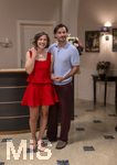16.09.2026,  ARD-Telenovela STURM DER LIEBE, Fototermin zur 23.Staffel am Film-Set in München, bei Bavaria-Film in Geiselgasteig, in der Studio-Kulisse des fiktiven Hotels Fürstenhof. Die neue Staffel startet am 4.11.2026. v.li: Schauspielerin Pippa Fee Rupperti (Rolle Emilia Jakobi) und Schauspieler Jaime Ferkic (Rolle Massimo Foghetti) an der Rezeption in den Kulissen der Serie.