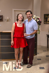 16.09.2026,  ARD-Telenovela STURM DER LIEBE, Fototermin zur 23.Staffel am Film-Set in München, bei Bavaria-Film in Geiselgasteig, in der Studio-Kulisse des fiktiven Hotels Fürstenhof. Die neue Staffel startet am 4.11.2026. v.li: Schauspielerin Pippa Fee Rupperti (Rolle Emilia Jakobi) und Schauspieler Jaime Ferkic (Rolle Massimo Foghetti) an der Rezeption in den Kulissen der Serie. 
