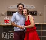 16.09.2026,  ARD-Telenovela STURM DER LIEBE, Fototermin zur 23.Staffel am Film-Set in München, bei Bavaria-Film in Geiselgasteig, in der Studio-Kulisse des fiktiven Hotels Fürstenhof. Die neue Staffel startet am 4.11.2026. v.re. Schauspielerin Pippa Fee Rupperti (Rolle Emilia Jakobi) und Schauspieler Jaime Ferkic (Rolle Massimo Foghetti) an der Rezeption in den Kulissen der Serie. 