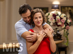 16.09.2026,  ARD-Telenovela STURM DER LIEBE, Fototermin zur 23.Staffel am Film-Set in München, bei Bavaria-Film in Geiselgasteig, in der Studio-Kulisse des fiktiven Hotels Fürstenhof. Die neue Staffel startet am 4.11.2026. v.re. Schauspielerin Pippa Fee Rupperti (Rolle Emilia Jakobi) und Schauspieler Jaime Ferkic (Rolle Massimo Foghetti) an der Rezeption in den Kulissen der Serie. 