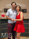 16.09.2026,  ARD-Telenovela STURM DER LIEBE, Fototermin zur 23.Staffel am Film-Set in München, bei Bavaria-Film in Geiselgasteig, in der Studio-Kulisse des fiktiven Hotels Fürstenhof. Die neue Staffel startet am 4.11.2026. v.re. Schauspielerin Pippa Fee Rupperti (Rolle Emilia Jakobi) und Schauspieler Jaime Ferkic (Rolle Massimo Foghetti) an der Rezeption in den Kulissen der Serie. 