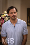 16.09.2026,  ARD-Telenovela STURM DER LIEBE, Fototermin zur 23.Staffel am Film-Set in München, bei Bavaria-Film in Geiselgasteig, in der Studio-Kulisse des fiktiven Hotels Fürstenhof. Die neue Staffel startet am 4.11.2026. Schauspieler Jaime Ferkic (Rolle Massimo Foghetti) in den Kulissen der Serie. 