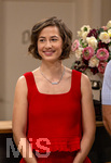 16.09.2026,  ARD-Telenovela STURM DER LIEBE, Fototermin zur 23.Staffel am Film-Set in München, bei Bavaria-Film in Geiselgasteig, in der Studio-Kulisse des fiktiven Hotels Fürstenhof. Die neue Staffel startet am 4.11.2026. Schauspielerin Pippa Fee Rupperti (Rolle Emilia Jakobi) an der Rezeption in den Kulissen der Serie.   