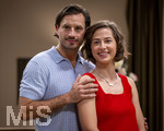 16.09.2026,  ARD-Telenovela STURM DER LIEBE, Fototermin zur 23.Staffel am Film-Set in München, bei Bavaria-Film in Geiselgasteig, in der Studio-Kulisse des fiktiven Hotels Fürstenhof. Die neue Staffel startet am 4.11.2026. v.re. Schauspielerin Pippa Fee Rupperti (Rolle Emilia Jakobi) und Schauspieler Jaime Ferkic (Rolle Massimo Foghetti) an der Rezeption in den Kulissen der Serie.  