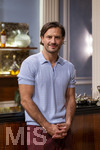 16.09.2026,  ARD-Telenovela STURM DER LIEBE, Fototermin zur 23.Staffel am Film-Set in München, bei Bavaria-Film in Geiselgasteig, in der Studio-Kulisse des fiktiven Hotels Fürstenhof. Die neue Staffel startet am 4.11.2026. Schauspieler Jaime Ferkic (Rolle Massimo Foghetti) in den Kulissen der Serie.  