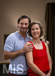 16.09.2026,  ARD-Telenovela STURM DER LIEBE, Fototermin zur 23.Staffel am Film-Set in München, bei Bavaria-Film in Geiselgasteig, in der Studio-Kulisse des fiktiven Hotels Fürstenhof. Die neue Staffel startet am 4.11.2026. v.re. Schauspielerin Pippa Fee Rupperti (Rolle Emilia Jakobi) und Schauspieler Jaime Ferkic (Rolle Massimo Foghetti) an der Rezeption in den Kulissen der Serie.  