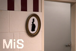 16.09.2026,  ARD-Telenovela STURM DER LIEBE, Fototermin zur 23.Staffel am Film-Set in München, bei Bavaria-Film in Geiselgasteig, in der Studio-Kulisse des fiktiven Hotels Fürstenhof.  Frauentoilette