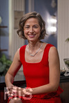 16.09.2026,  ARD-Telenovela STURM DER LIEBE, Fototermin zur 23.Staffel am Film-Set in München, bei Bavaria-Film in Geiselgasteig, in der Studio-Kulisse des fiktiven Hotels Fürstenhof. Die neue Staffel startet am 4.11.2026.  Schauspielerin Pippa Fee Rupperti (Rolle Emilia Jakobi) in den Kulissen der Serie.    