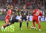 18.09.2026, Fussball Bundesliga 2026/2027, 4.Spieltag, FC Bayern München - 1.FC Union Berlin, in der Allianz-Arena München,   Luis Diaz (FC Bayern München) setzt sich durch gegen Janik Haberer (Union Berlin) 



