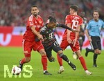 18.09.2026, Fussball Bundesliga 2026/2027, 4.Spieltag, FC Bayern München - 1.FC Union Berlin, in der Allianz-Arena München,   v.l. Rani Khedira (Union Berlin) gegen Michael Olise (FC Bayern München) und Janik Haberer (Union Berlin) 


