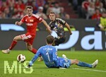 18.09.2026, Fussball Bundesliga 2026/2027, 4.Spieltag, FC Bayern München - 1.FC Union Berlin, in der Allianz-Arena München,   Torwart Frederik Rönnow (Union Berlin) am Boden


