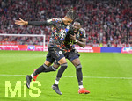 18.09.2026, Fussball Bundesliga 2026/2027, 4.Spieltag, FC Bayern München - 1.FC Union Berlin, in der Allianz-Arena München,   v.l. Michael Olise (FC Bayern München) und Alphonso Davies (FC Bayern München) jubeln


