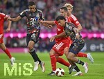 18.09.2026, Fussball Bundesliga 2026/2027, 4.Spieltag, FC Bayern München - 1.FC Union Berlin, in der Allianz-Arena München,   v.l. Jamal Musiala (Bayern München), Rani Khedira (Union Berlin) und Nathaniel Brown (FC Bayern München) 


