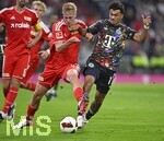 18.09.2026, Fussball Bundesliga 2026/2027, 4.Spieltag, FC Bayern München - 1.FC Union Berlin, in der Allianz-Arena München,   Nathaniel Brown (FC Bayern München) setzt sich durch,



