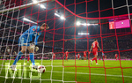 18.09.2026, Fussball Bundesliga 2026/2027, 4.Spieltag, FC Bayern München - 1.FC Union Berlin, in der Allianz-Arena München, Wieder ein Gegentor, Torwart Frederik Rönnow (Union Berlin) schreit seine Wut hinaus.

