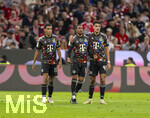18.09.2026, Fussball Bundesliga 2026/2027, 4.Spieltag, FC Bayern München - 1.FC Union Berlin, in der Allianz-Arena München, v.li: Jamal Musiala (Bayern München), Michael Olise (FC Bayern München), Aleksandar Pavlovic (Bayern München)   