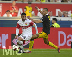 19.09.2026, Fussball 1. Bundesliga 2026/2027, 4.Spieltag, VfB Stuttgart - Borussia Dortmund, in der MHP-Arena Stuttgart, v.l. Deniz Undav (Stuttgart) gegen Waldemar Anton (Borussia Dortmund) 
 

