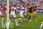 19.09.2026, Fussball 1. Bundesliga 2026/2027, 4.Spieltag, VfB Stuttgart - Borussia Dortmund, in der MHP-Arena Stuttgart, Nico Schlotterbeck (Borussia Dortmund) und Serhou Yadaly Guirassy (Borussia Dortmund) gegen Deniz Undav (Stuttgart) Angelo Stiller (Stuttgart) 
 

