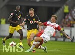 19.09.2026, Fussball 1. Bundesliga 2026/2027, 4.Spieltag, VfB Stuttgart - Borussia Dortmund, in der MHP-Arena Stuttgart, v.l. Maximilian Beier (Borussia Dortmund) gegen Finn Jeltsch (Stuttgart) 
 

