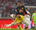 19.09.2026, Fussball 1. Bundesliga 2026/2027, 4.Spieltag, VfB Stuttgart - Borussia Dortmund, in der MHP-Arena Stuttgart, v.l. Ethan Nwaneri (Borussia Dortmund) gegen Maximilian Mittelstädt (Stuttgart) 
 

