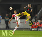 19.09.2026, Fussball 1. Bundesliga 2026/2027, 4.Spieltag, VfB Stuttgart - Borussia Dortmund, in der MHP-Arena Stuttgart, Josha Vagnoman (Stuttgart) gegen Julian Ryerson (Borussia Dortmund) 
 

