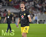 19.09.2026, Fussball 1. Bundesliga 2026/2027, 4.Spieltag, VfB Stuttgart - Borussia Dortmund, in der MHP-Arena Stuttgart, Nico Schlotterbeck (Borussia Dortmund) feiert nach dem Spiel
 

