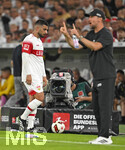 19.09.2026, Fussball 1. Bundesliga 2026/2027, 4.Spieltag, VfB Stuttgart - Borussia Dortmund, in der MHP-Arena Stuttgart, Deniz Undav (Stuttgart) geht aus dem Spiel an Trainer Sebastian Hoeneß (Stuttgart) vorbei.
 


