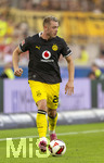 19.09.2026, Fussball 1. Bundesliga 2026/2027, 4.Spieltag, VfB Stuttgart - Borussia Dortmund, in der MHP-Arena Stuttgart, Julian Ryerson (Borussia Dortmund) am Ball 