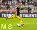 19.09.2026, Fussball 1. Bundesliga 2026/2027, 4.Spieltag, VfB Stuttgart - Borussia Dortmund, in der MHP-Arena Stuttgart, Julian Ryerson (Borussia Dortmund) am Ball 