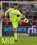 19.09.2026, Fussball 1. Bundesliga 2026/2027, 4.Spieltag, VfB Stuttgart - Borussia Dortmund, in der MHP-Arena Stuttgart, Torwart Fabian Bredlow (Stuttgart) am Ball 
