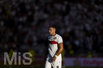 19.09.2026, Fussball 1. Bundesliga 2026/2027, 4.Spieltag, VfB Stuttgart - Borussia Dortmund, in der MHP-Arena Stuttgart, Ermedin Demirovic (Stuttgart) beim Aufwärmen im Streiflicht.