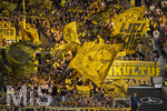 19.09.2026, Fussball 1. Bundesliga 2026/2027, 4.Spieltag, VfB Stuttgart - Borussia Dortmund, in der MHP-Arena Stuttgart, Fans Dortmund schwenken ihre Fahnen 