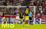 19.09.2026, Fussball 1. Bundesliga 2026/2027, 4.Spieltag, VfB Stuttgart - Borussia Dortmund, in der MHP-Arena Stuttgart, Torschuss von Maximilian Beier (Borussia Dortmund) zum Siegtor 1:0.