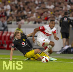19.09.2026, Fussball 1. Bundesliga 2026/2027, 4.Spieltag, VfB Stuttgart - Borussia Dortmund, in der MHP-Arena Stuttgart, v.li: Daniel Svensson (Borussia Dortmund), Jamie Leweling (Stuttgart) 