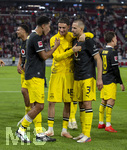 19.09.2026, Fussball 1. Bundesliga 2026/2027, 4.Spieltag, VfB Stuttgart - Borussia Dortmund, in der MHP-Arena Stuttgart, Schlussjubel, Luca Reggiani (Borussia Dortmund), Waldemar Anton (Borussia Dortmund) 