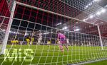 19.09.2026, Fussball 1. Bundesliga 2026/2027, 4.Spieltag, VfB Stuttgart - Borussia Dortmund, in der MHP-Arena Stuttgart, Torszene, Torwart Gregor Kobel (Borussia Dortmund) 